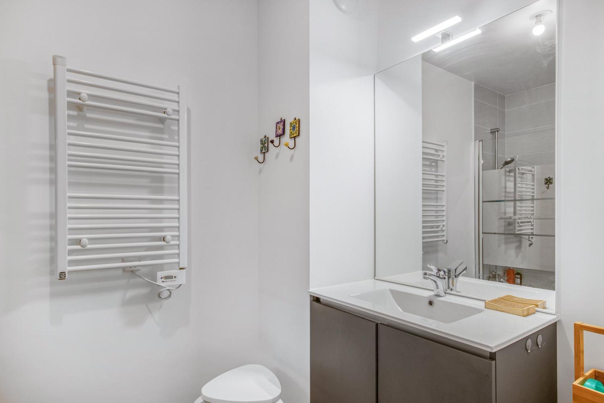 Nouvelle Ere - Appt A Moins D'Un Km De La Plage เลอลาวองดูว์ ภายนอก รูปภาพ